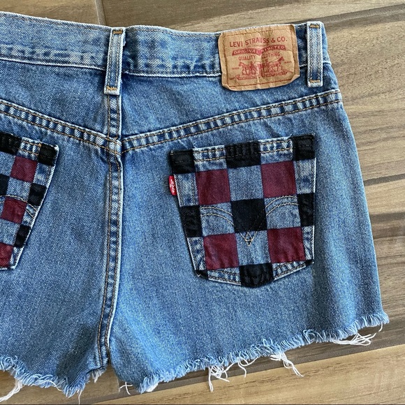 LEVI’S Classic Fit Customized Jean Shorts Sz 6 PET - Picture 8 of 8